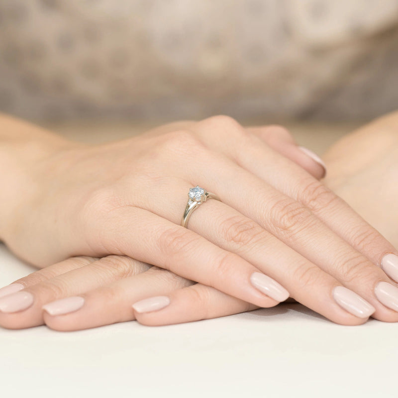 Inel Aur 9K cu Safir Alb 0.60 ct si Diamante Naturale 0.03 ct, imaginea 8 din 8