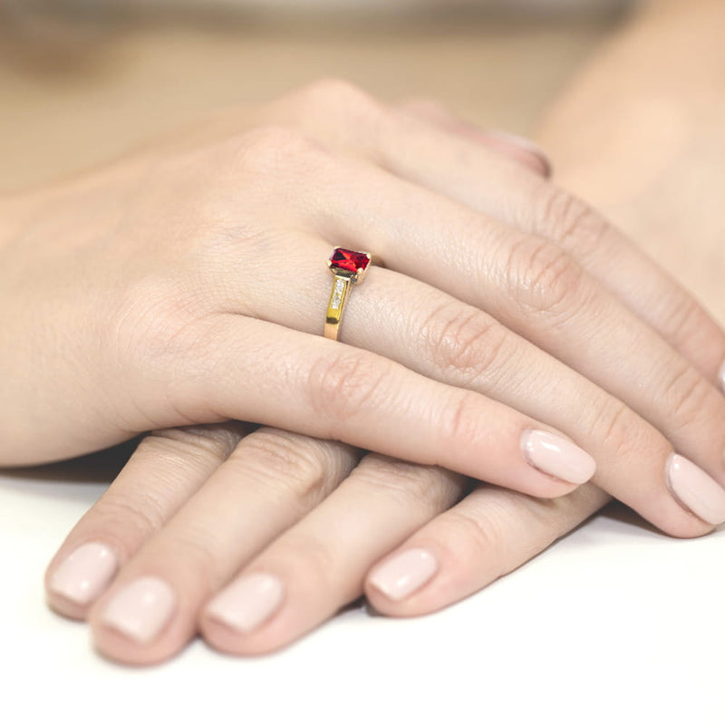 Inel Aur 9K cu Rubin 0.80 ct si Diamante Naturale 0.04 ct, imaginea 4 din 8