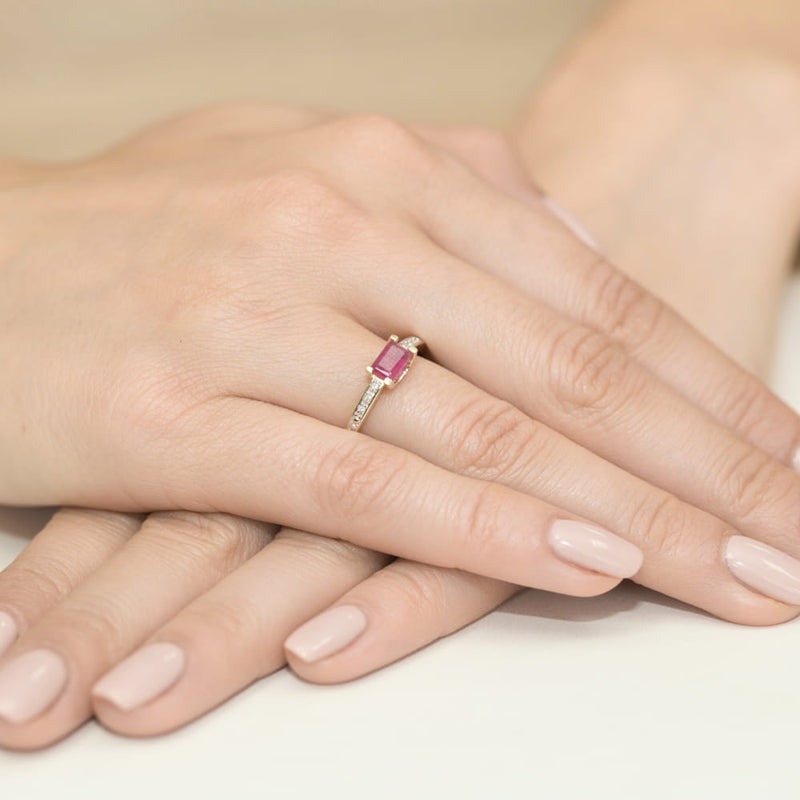 Inel Aur 9K cu Rubin 0.80 ct si Diamante Naturale 0.03 ct, imaginea 4 din 8