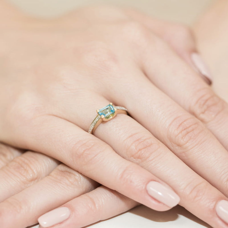 Inel Aur 9K cu Topaz Swiss 0.65 ct si Diamante Naturale 0.03 ct, imaginea 4 din 8