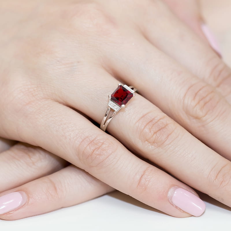 Inel Aur 9K cu Granat 1.30 ct si Diamante Naturale 0.03 ct, imaginea 4 din 8