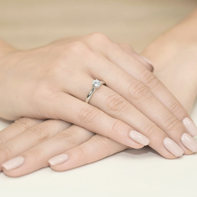 Inel Aur 9K cu Safir Alb 0.60 ct si Diamante Naturale 0.01 ct, imaginea 8 din 8